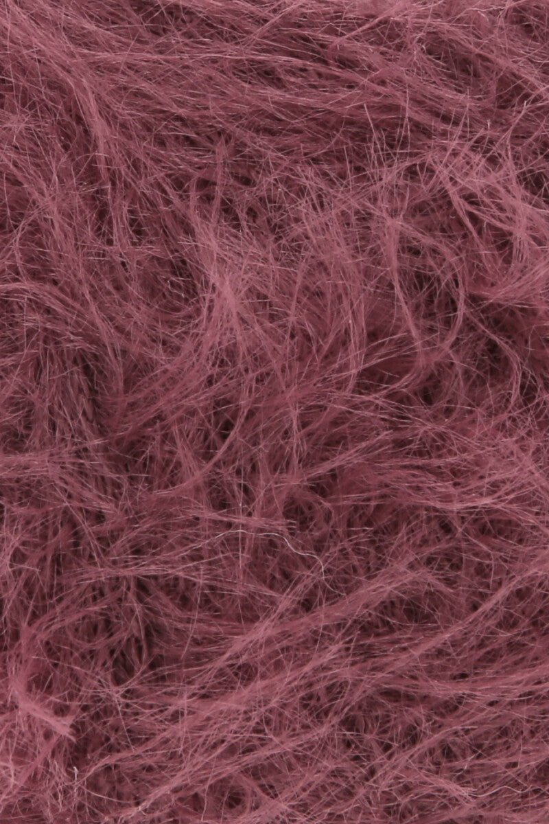 Lang Yarns Fluffy – 50g / 205m – Wine Red (0062) – detail