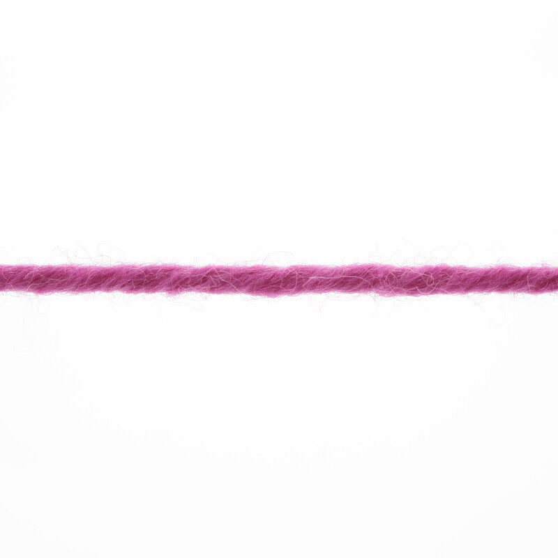 Lang Yarns Merino+ – 50g / 90m – Clove (0365) – yarn texture