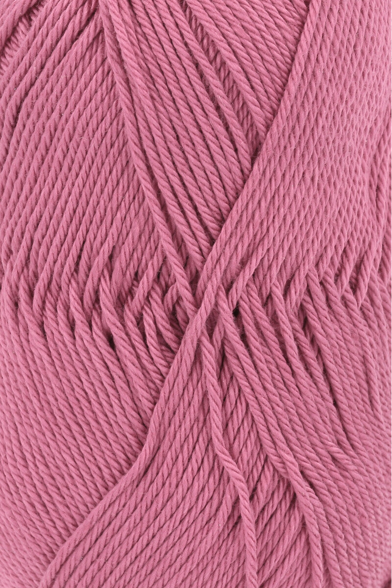 Lang Yarns Quattro – 50g / 120m – Fuchsia (0165) – detail