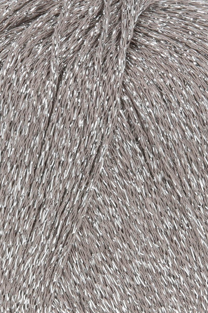 Lang Yarns Lamé Soft – 50g / 190m – Stone (0096) – detail