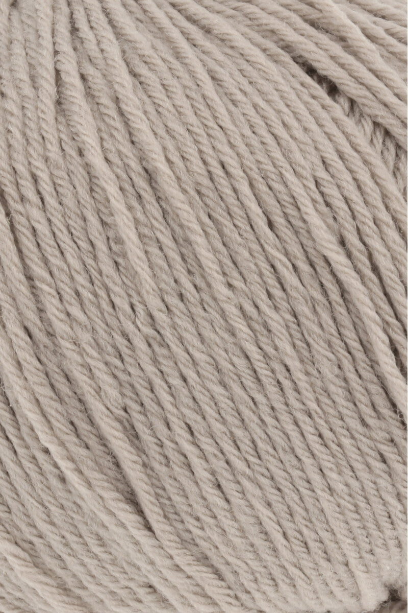 Lang Yarns Merino 200 Bébé Yarn, 203m / 50g – Beige (0326), yarn texture