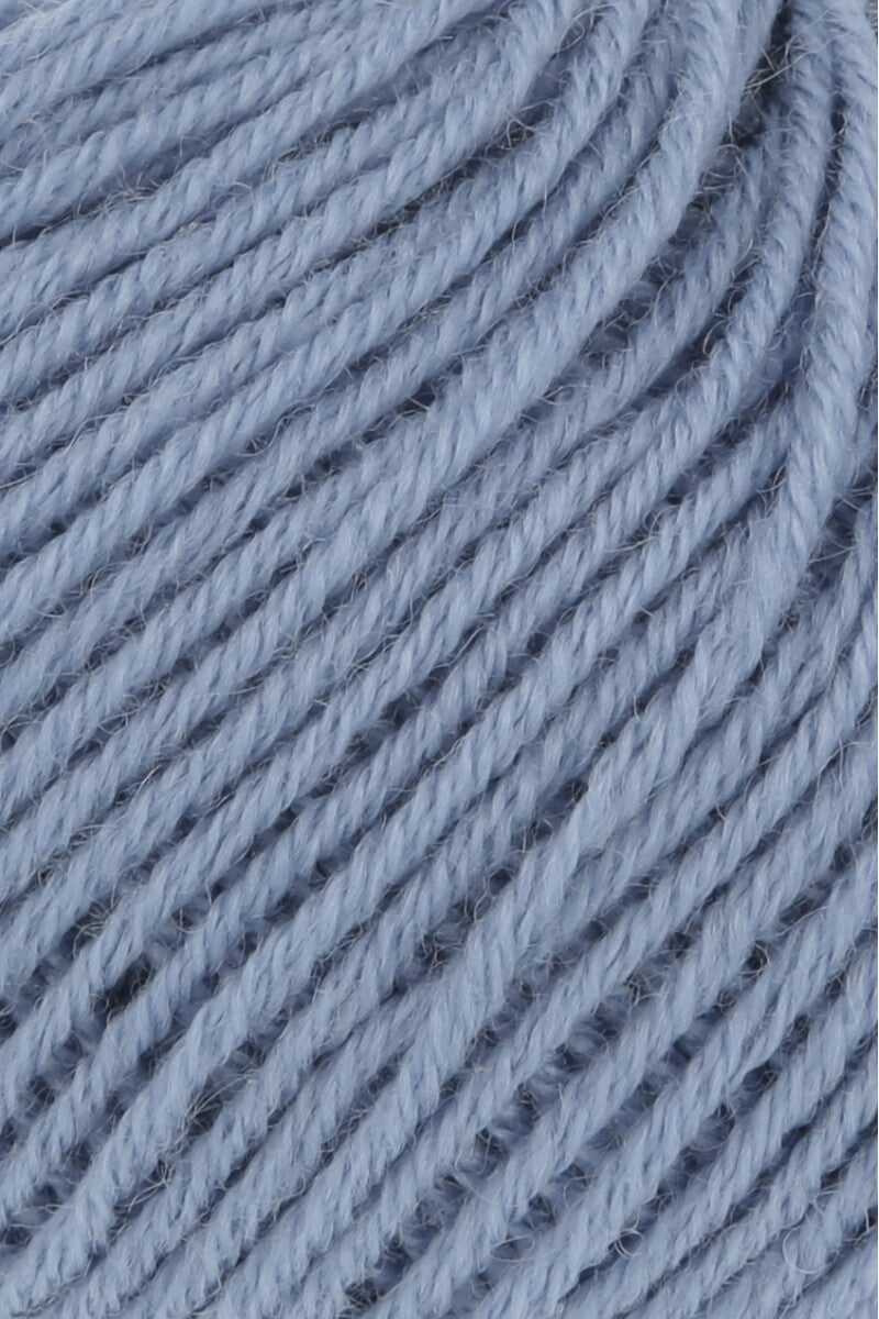 Lang Yarns Atlantis – 50g / 135m – Light Jeans (0033) – detail