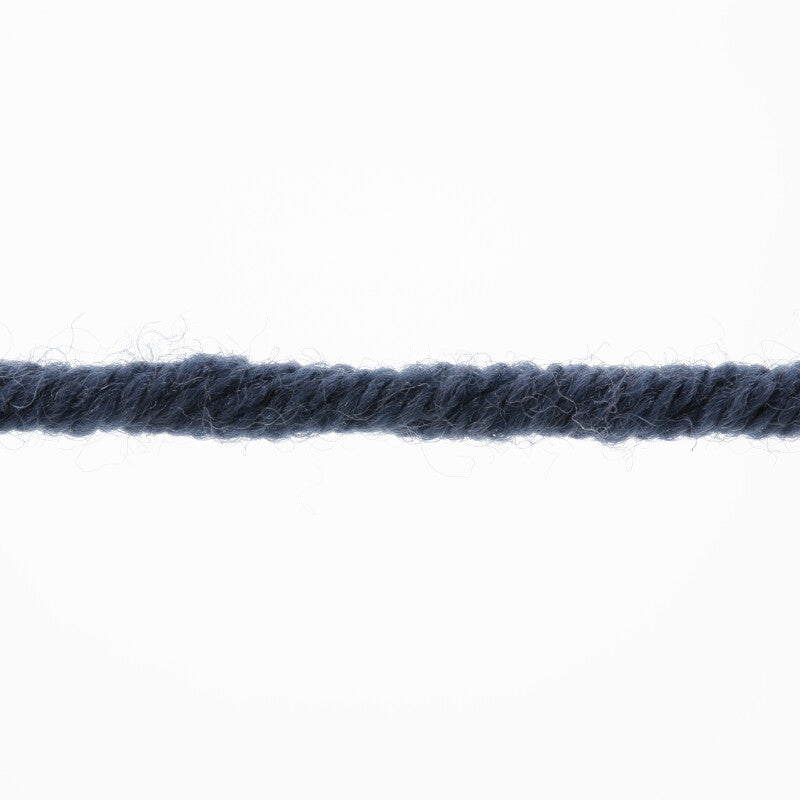 Lang Yarns Merino 70 – 50g / 70m – Steel Blue (0010) – yarn texture