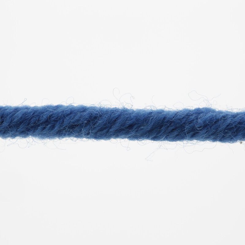 Lang Yarns Merino 50 – 100g / 90m – Cobalt (0021) – yarn texture