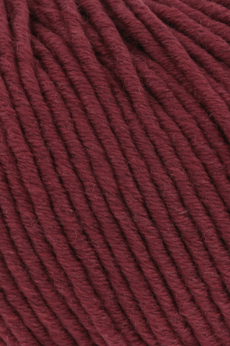 Lang Yarns Merino 50 – 100g / 90m – Dark Red Mélange (0362) – detail