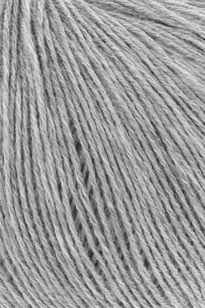 Lang Yarns Merino 400 Lace – 25g / 200m – Light Grey Mélange (0003) – detail