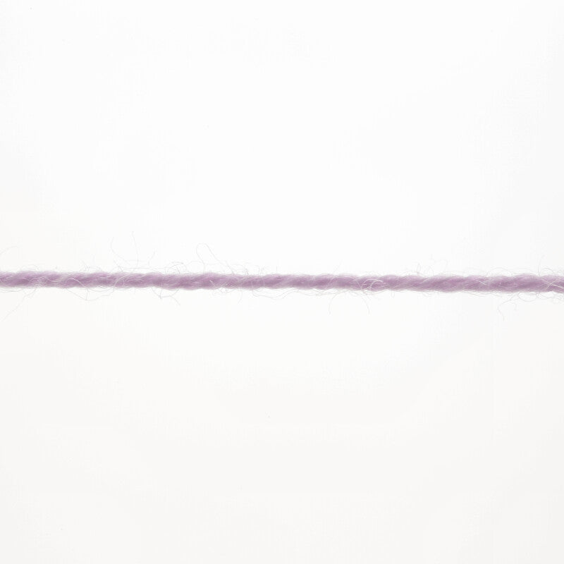 Lang Yarns Merino 400 Lace – 25g / 200m – Mauve (0045) – yarn texture