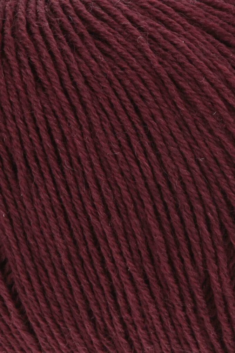 Lang Yarns Merino 400 Lace – 25g / 200m – Bordeaux Mélange (0064) – detail