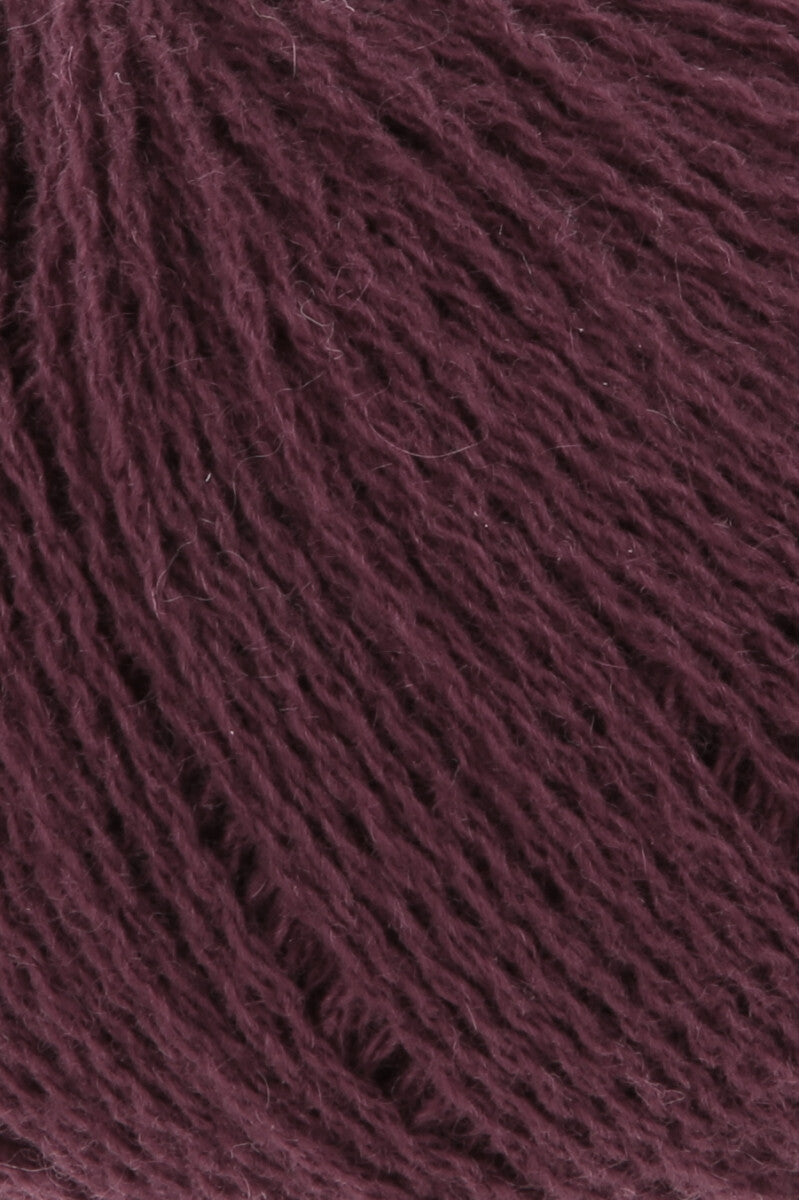 Lang Yarns Cashmere Lace – 25g / 165m – Dark Red (0161) – detail