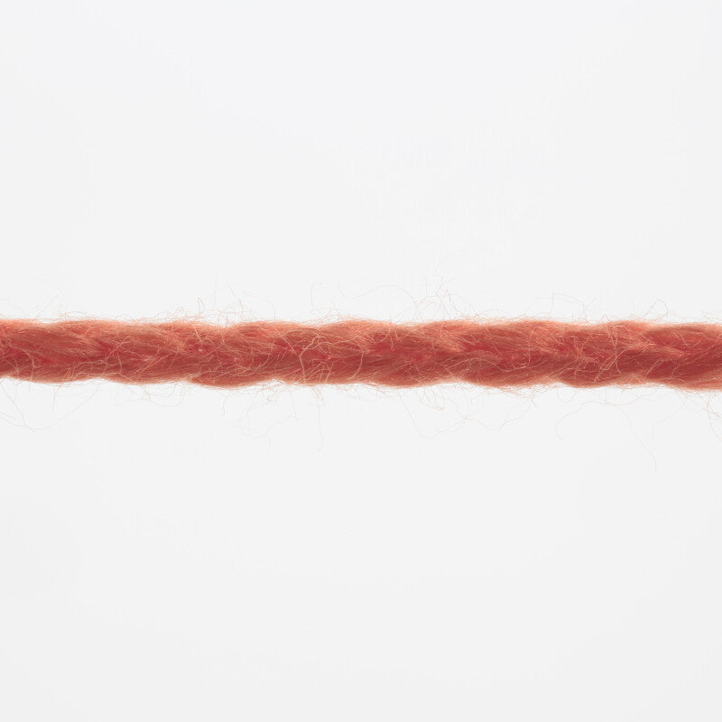 Lang Yarns Norma – 50g / 135m – Tomato (0161) – yarn texture