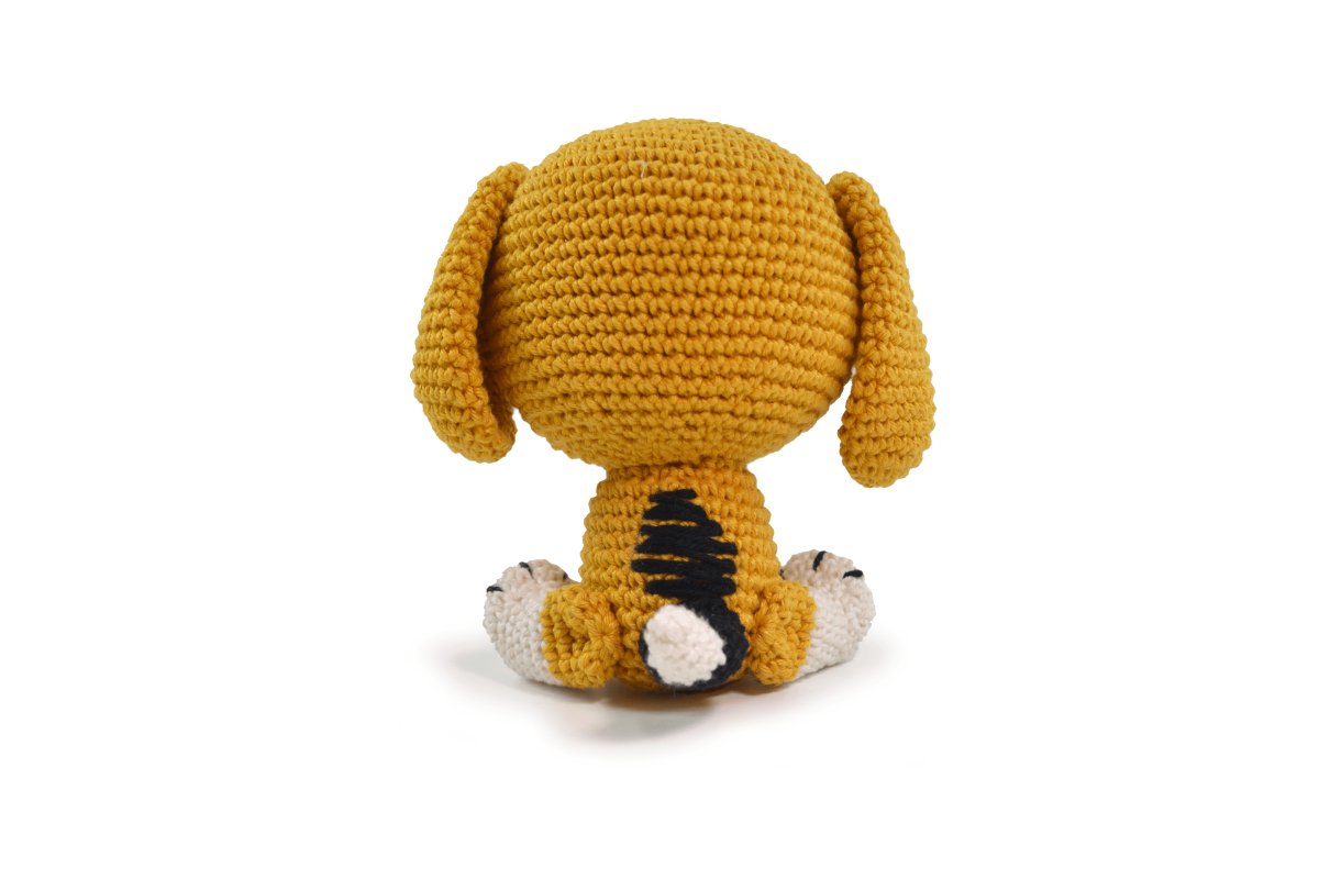 BEAGLE Amigurumi Kit by Circulo from the Cats and Dogs series.