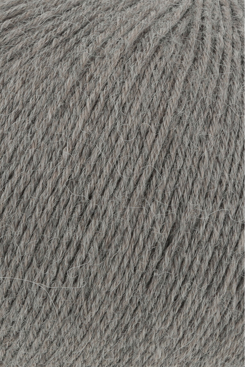 Lang Yarns Alpaca Soxx 6-ply Yarn, 390m / 150g – Light Brown Mélange (0096), yarn texture
