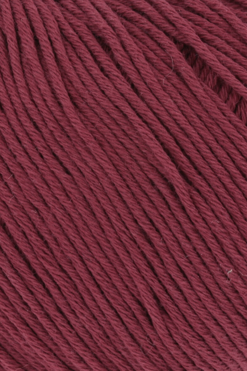 Lang Yarns Baby Cotton – 50g / 180m – Dark Red (0061) – detail
