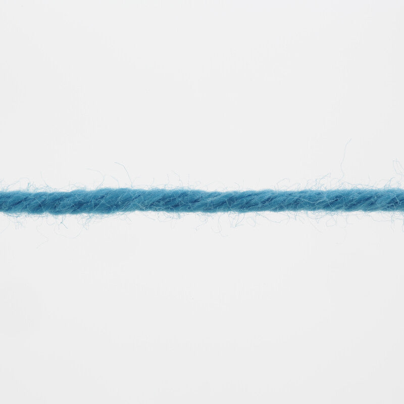 Lang Yarns Oceania – 50g / 140m – Sea (0071) – yarn texture