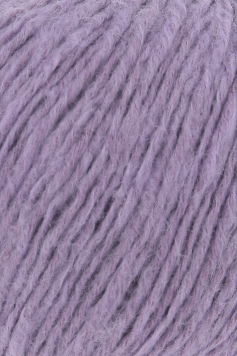 Lang Yarns Whisper – 50g / 125m – Purple (0047) – detail