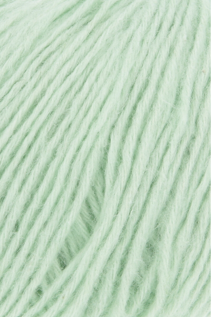 Lang Yarns Whisper – 50g / 125m – Mint (0058) – detail