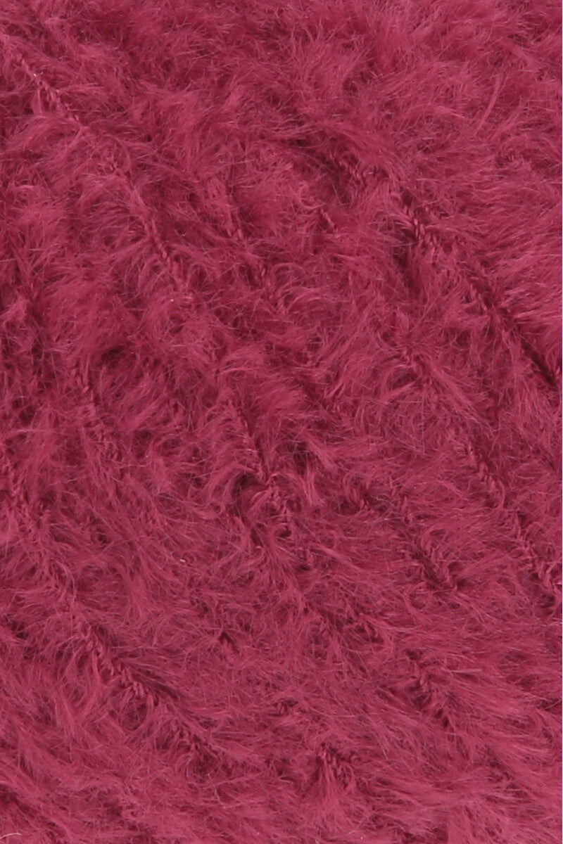 Lang Yarns Velvet – 50g / 170m – Carmine (0061) – detail