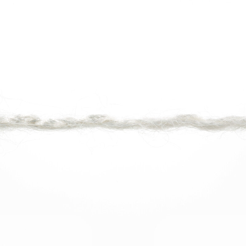 Lang Yarns Luma – 50g / 120m – White (0001) – yarn texture