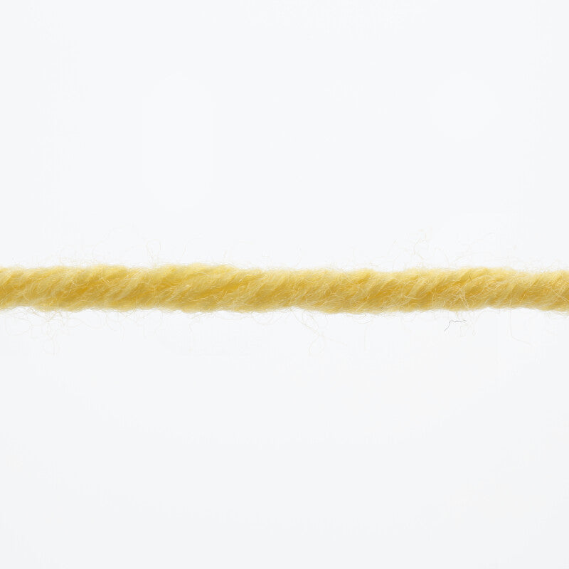 Lang Yarns Merino+ – 50g / 90m – Gold Yellow (0049) – yarn texture