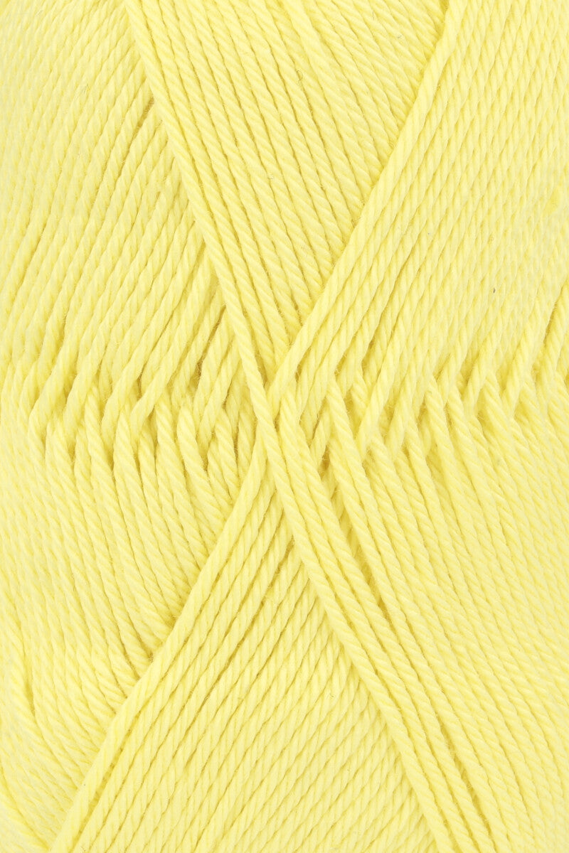 Lang Yarns Quattro – 50g / 120m – Light Yellow (0113) – detail