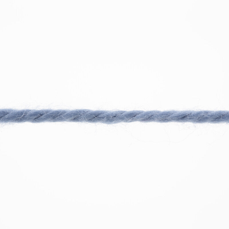 Lang Yarns Tissa – 50g / 80m – Lavender (0078) – yarn texture
