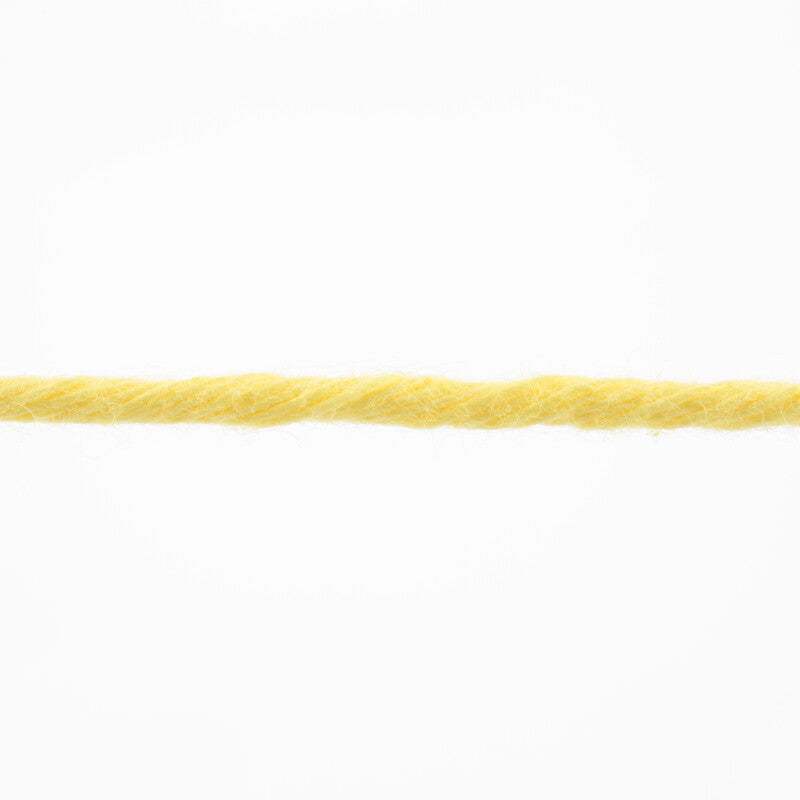 Lang Yarns Handarbeitsgarn – 50g / 84m – Lemon Yellow (0613) – yarn texture