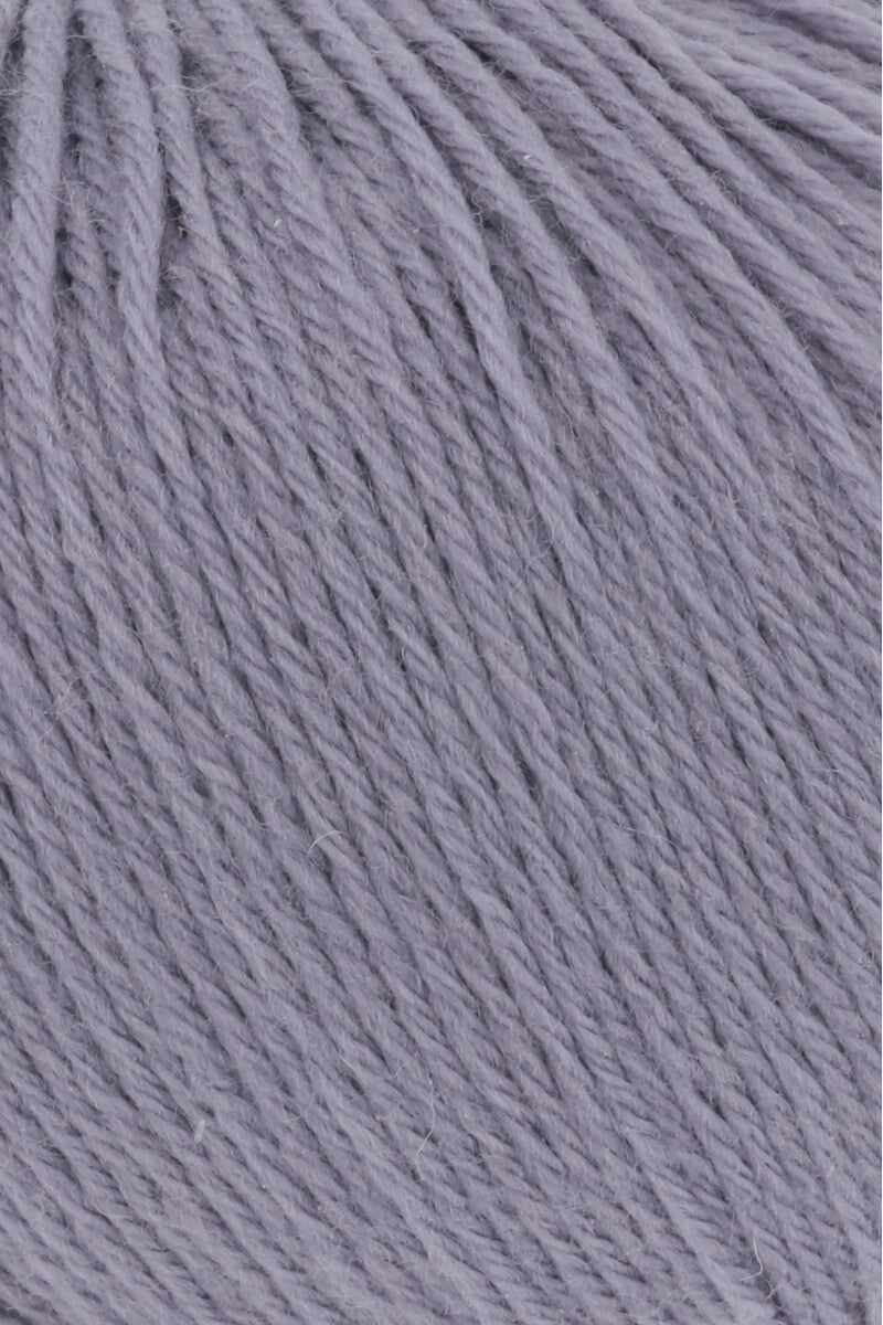 Lang Yarns Merino 200 Bébé Yarn, 203m / 50g – Lilac (0407), yarn texture