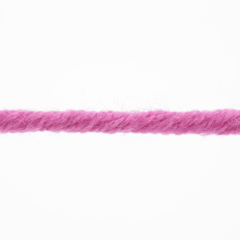 Lang Yarns Merino 70 – 50g / 70m – Fuchsia (0165) – yarn texture