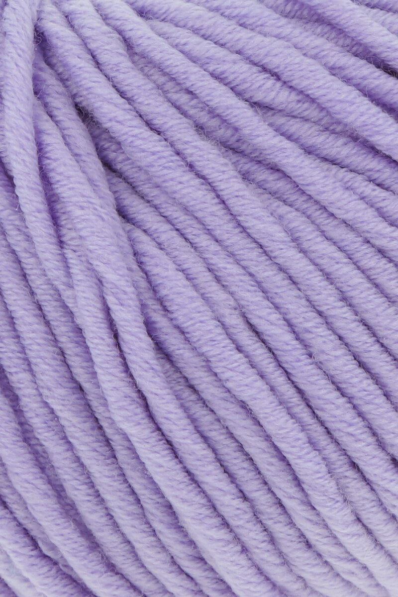 Lang Yarns Merino 50 – 100g / 90m – Lilac (0045) – detail