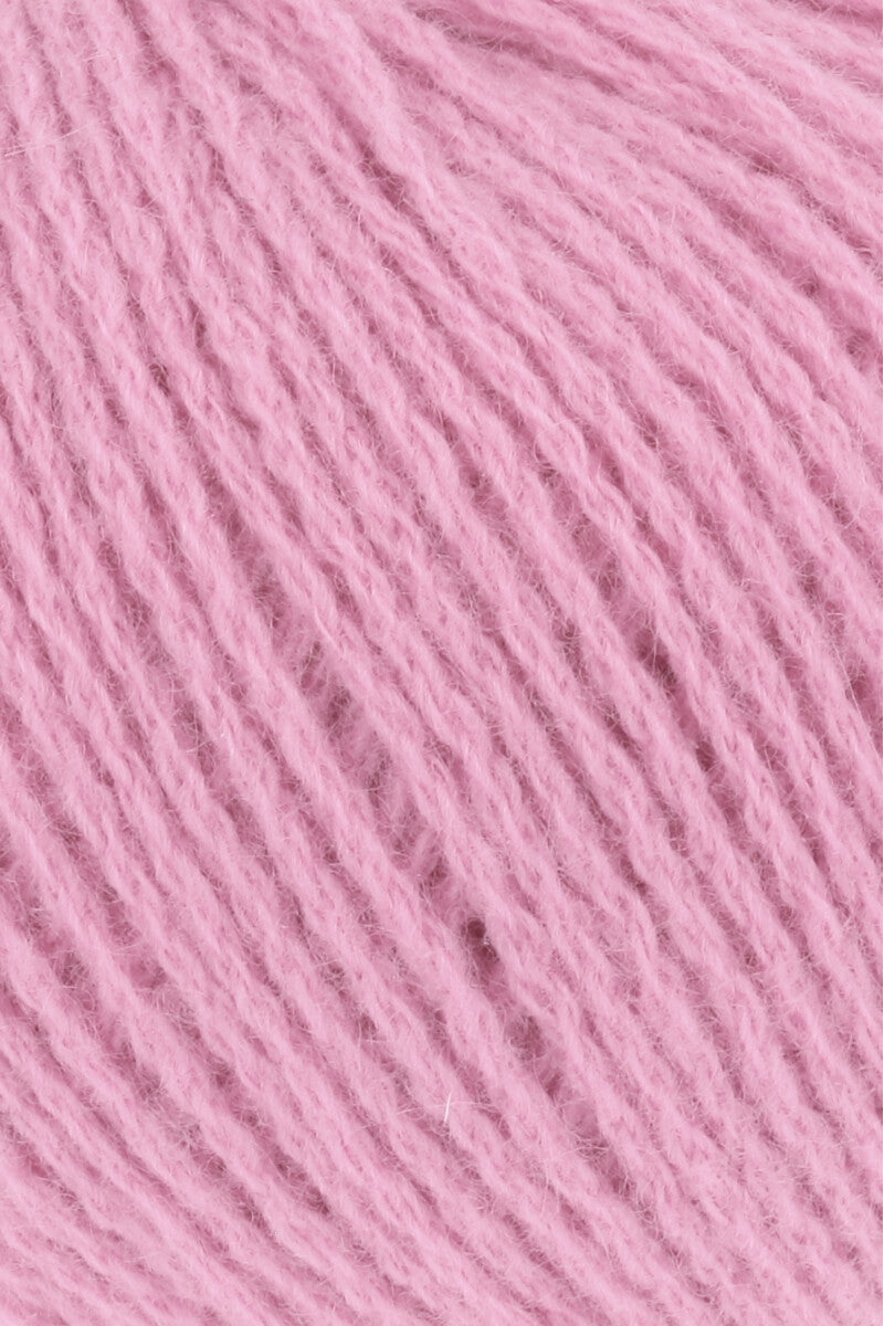 Lang Yarns Cashmere Premium Yarn, 115m / 25g – Rose (0019), yarn texture