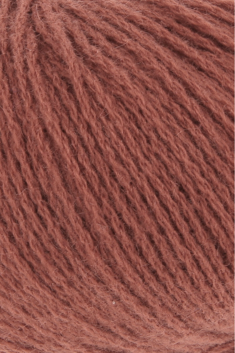 Lang Yarns Cashmere Premium Yarn, 115m / 25g – Terracotta (0076), yarn texture