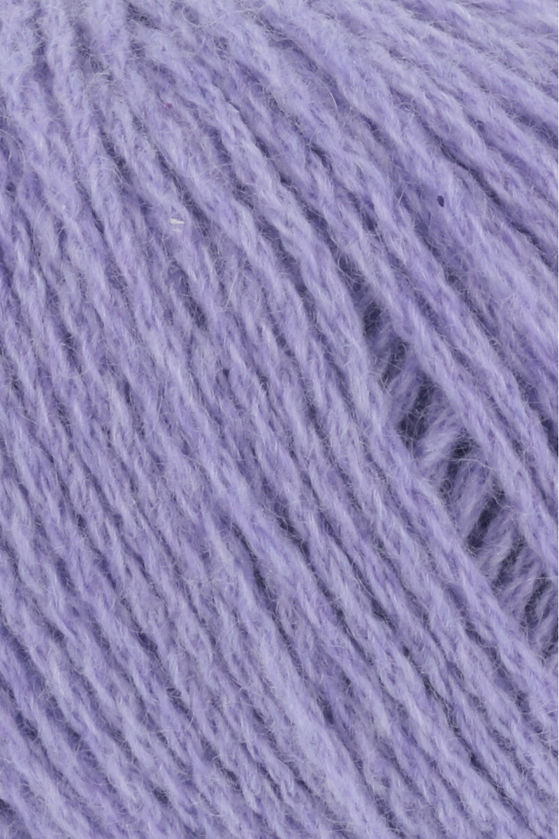 Lang Yarns Cashmere Premium Yarn, 115m / 25g – Lavender (0246), yarn texture