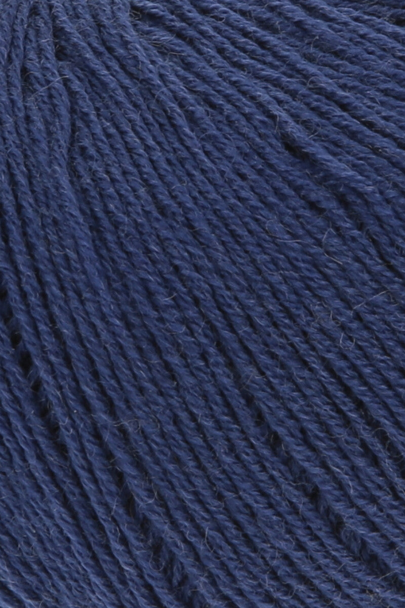 Lang Yarns Merino 400 Lace – 25g / 200m – Blue Marine (0035) – detail