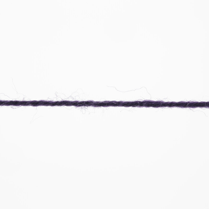 Lang Yarns Merino 400 Lace – 25g / 200m – Purple Mélange (0347) – yarn texture