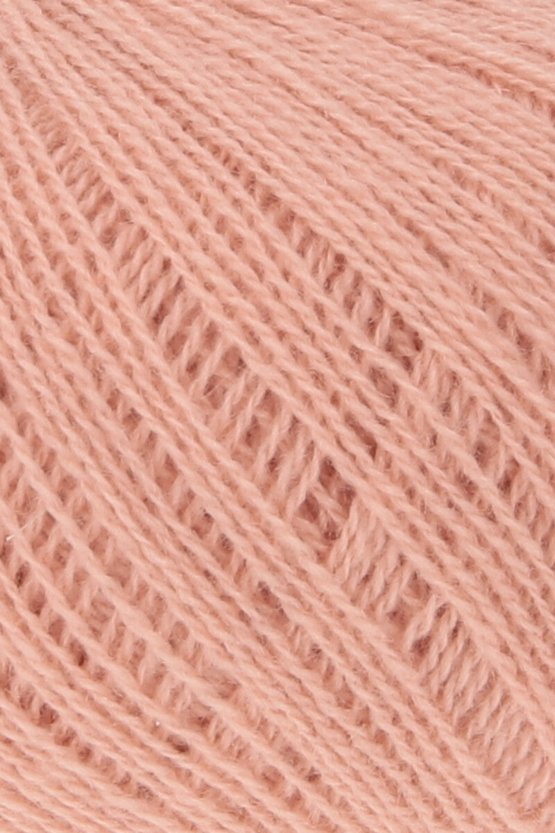 Lang Yarns Cashmere Extra Lace – 25g / 320m – Salmon (0030) – detail