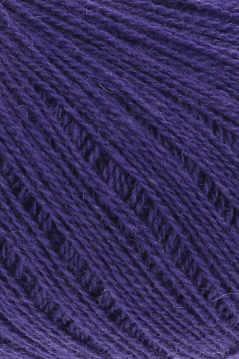 Lang Yarns Cashmere Extra Lace – 25g / 320m – Purple (0090) – C view